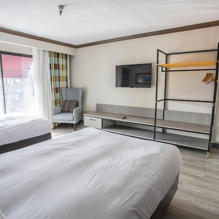 Vanllee Hotel Covina Eksteriør bilde