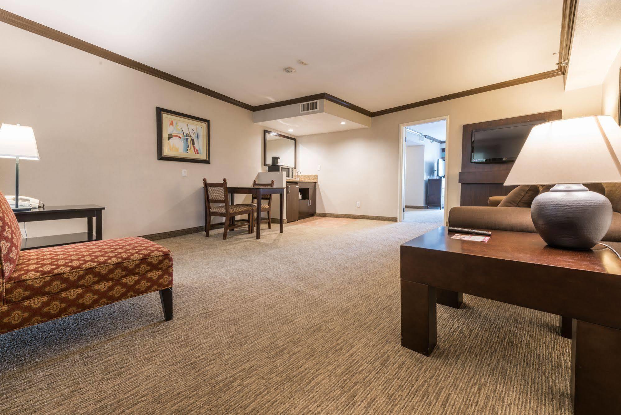 Vanllee Hotel Covina Eksteriør bilde